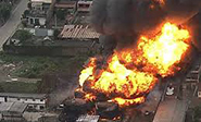 Un gran incendio en dep&#243sito de combustible en Rio de Janeiro