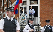Assange cumple un año refugiado en la embajada de Ecuador en Londres