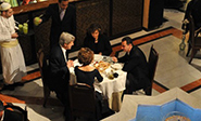 La polémica foto de Kerry con el Presidente de Siria
