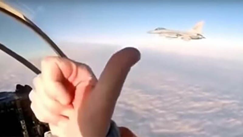 Cazas rusos no permiten a un avión espía de EEUU volar cerca de Siria