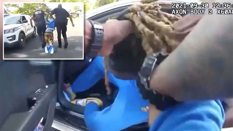 Otro escándalo racista en EEUU: la Policía saca de su coche a un hombre negro parapléjico agarrándole por el pelo