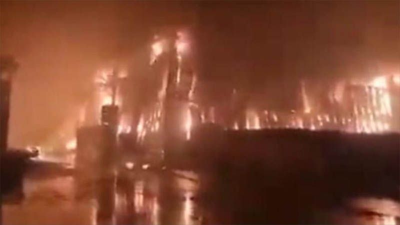 Un gran incendio arrasa una fábrica israelí de especias