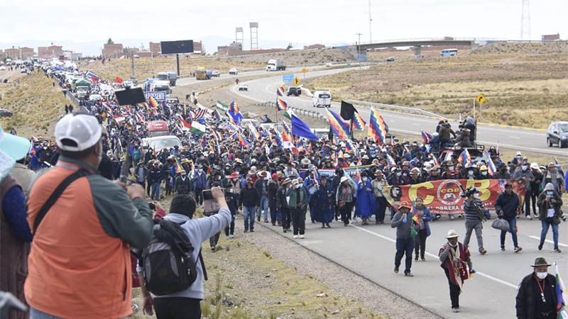 La megamarcha en apoyo al Gobierno de Bolivia entra en su cuarto día