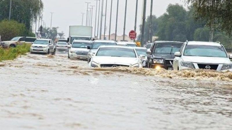 Al menos un muerto en las mayores lluvias en 75 a&ntilde;os en Emiratos &Aacute;rabes Unidos