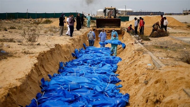 Encuentran una nueva fosa com&uacute;n con m&aacute;s de treinta cuerpos en el hospital Al Shifa en Gaza