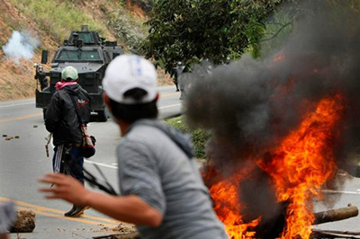 choques entre indiginas y policia