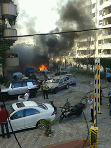 atentado cerca de la embajada irani en beirut
