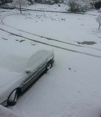 la nieve ha cortado carreteras en libano