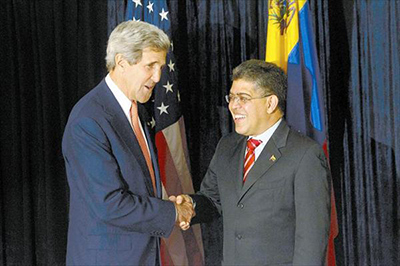 saludo entre john kerry y elias jaua