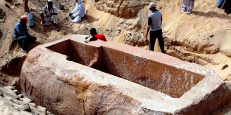 Hallan tumba de un faraón de hace 3800 años