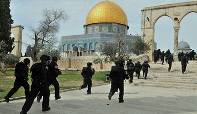 los israelies asaltan la explanada de al aqsa