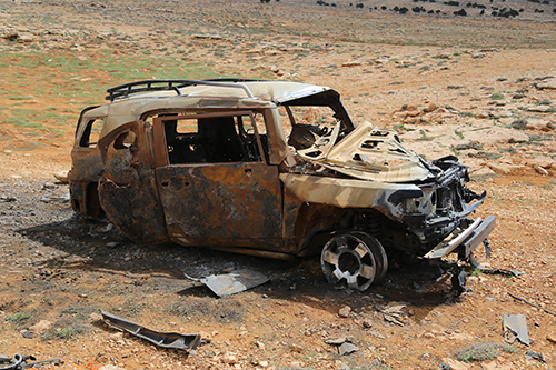 el carro del jefe militar de Al Nusra, destrozado
