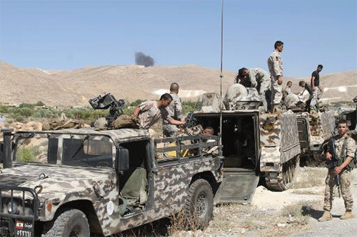 fuerzas armadas y Hezbolá empezaron una ofensiva para expulsar a los takfiríes