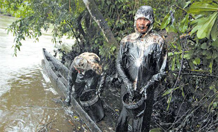 Derrame de petróleo en las amazonas de Perú