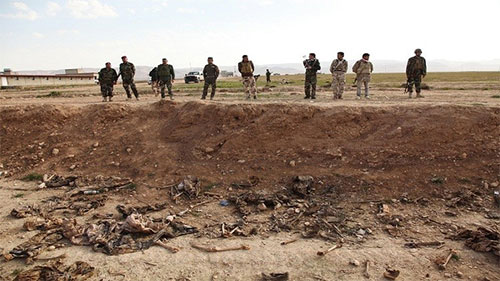 Localizan más de 50 fosas comunes en áreas arrebatadas a Daesh