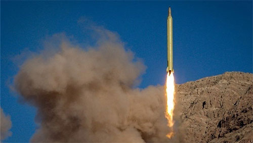 Irán prueba con éxito un misil balístico con un alcance de 2.000 kilómetros