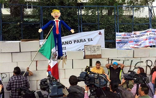 Levantan un muro ante la embajada de EEUU en México