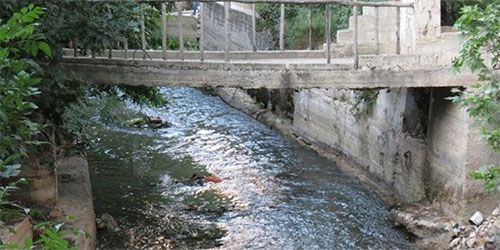 el río Barada, que abastece de agua a Damasco