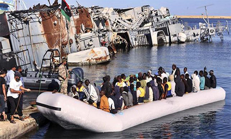 Migrantes rescatados en Libia
