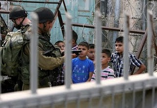 Cientos de detenidos palestinos se suman a la huelga de hambre en las c&aacuterceles “israel&iacutees”