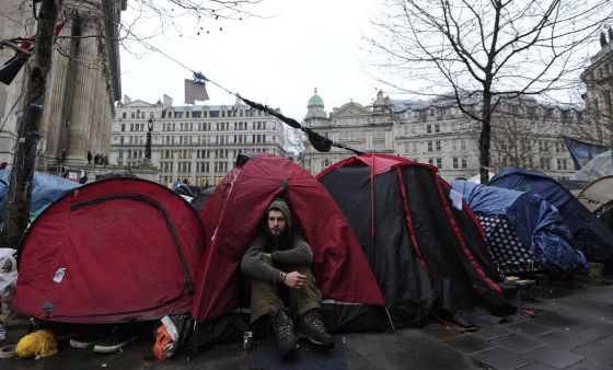 La justicia brit&aacutenica autoriza la expulsi&oacuten de los acampados frente a San Pablo