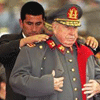 Homenaje a Pinochet con escasa asistencia y violencia en la calle