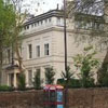Opositores sirios atacan la Embajada rusa en Londres