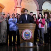 Venezuela anuncia que Chávez sale con éxito de la operación de cáncer
