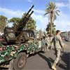 M&aacutes de 300 milicianos armados cercan el Parlamento en Libia