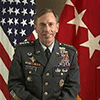 Petraeus pide perdón por su relación extramatrimonial