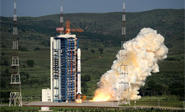 China coloca en órbita tres satélites de investigación