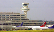 Un avi&#243n se estrella en la terminal de vuelos internos en Lagos