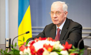 Premier ucraniano, Azarov dimite de su cargo