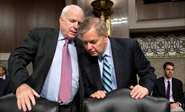 McCain y Graham apuestan por enviar armas letales a Ucrania