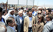 Presidente del parlamento kuwaití visita a refugiados sirios en Líbano