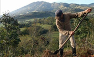 Gobierno de Ecuador entrega tierras a la poblaci&#243n