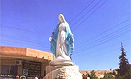 Instalan una estatua de la Virgen María en una plaza de Baalbeck