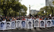 Marcha en México a favor de los 43 normalistas desaparecidos