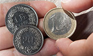 Suiza retira los topes a la cotizaci&#243;n de su divisa depreciando al euro