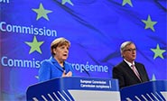 Merkel y Juncker consideran “prematuro” hablar de un tercer rescate para Grecia