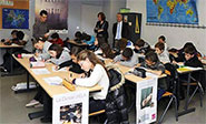 Indignación en Francia por un plan del gobierno en enseñar árabe en las escuelas