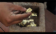 Descubren en indonesia una caja llena de oro del siglo VIII