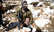 Soldados israelíes abaten a tiros a un palestino por lanzar piedras