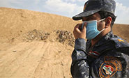 Fuerzas iraquíes investigan una fosa común con 100 cadáveres