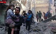 Miles de civiles sirios huyen hacia territorios bajo control de las autoridades
