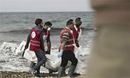 Hallados los cadáveres de 74 inmigrantes en una playa de Libia