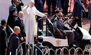 El Papa llama a la unidad contra el fanatismo religioso