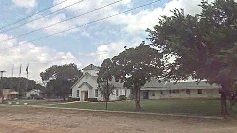 Una mujer fallece y otra sufre heridas críticas por tiroteo cerca de una iglesia de Texas