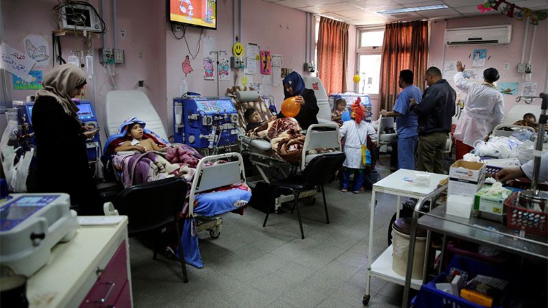 Cinco hospitales de Gaza paran sus servicios por bloqueo israelí