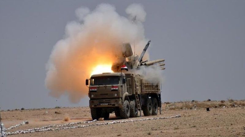 La defensa antiaérea de Siria repele nueva agresión y destruye más de 30 misiles israelíes